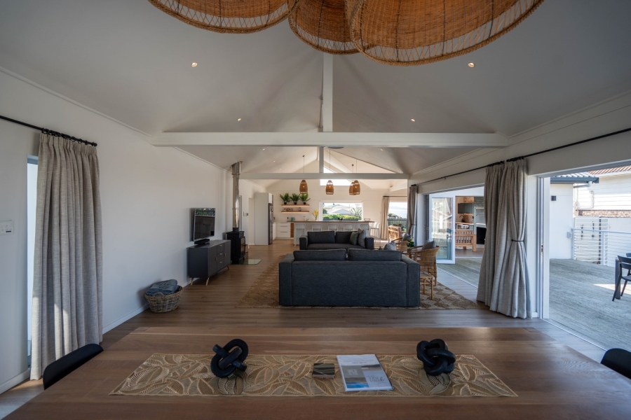 4 Bedroom Property for Sale in West Beach Eastern Cape